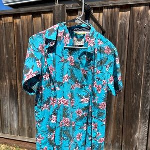 Free planet hawaiin casual button down shirt